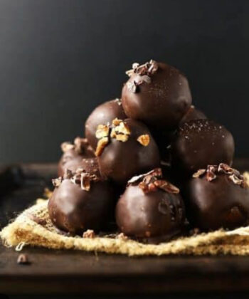 Stuffed Dates With Chocolate And Rose